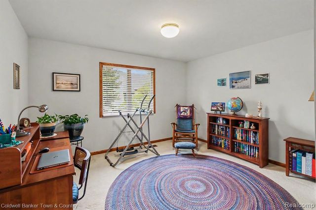 2246 Willow Tree Drive, Brighton, MI 48116