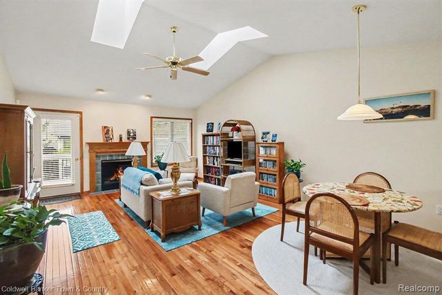2246 Willow Tree Drive, Brighton, MI 48116