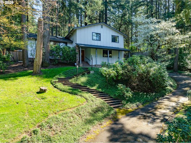 2040 DOGWOOD Dr, Eugene, OR 97405