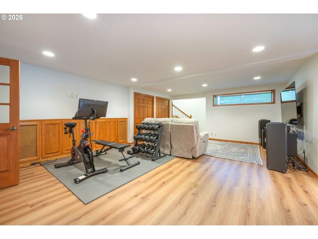 2040 DOGWOOD Dr, Eugene, OR 97405