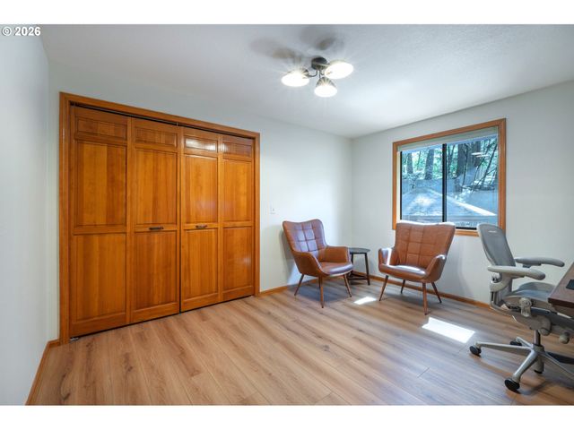 2040 DOGWOOD Dr, Eugene, OR 97405