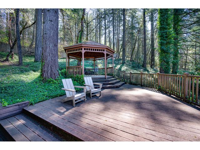 2040 DOGWOOD Dr, Eugene, OR 97405