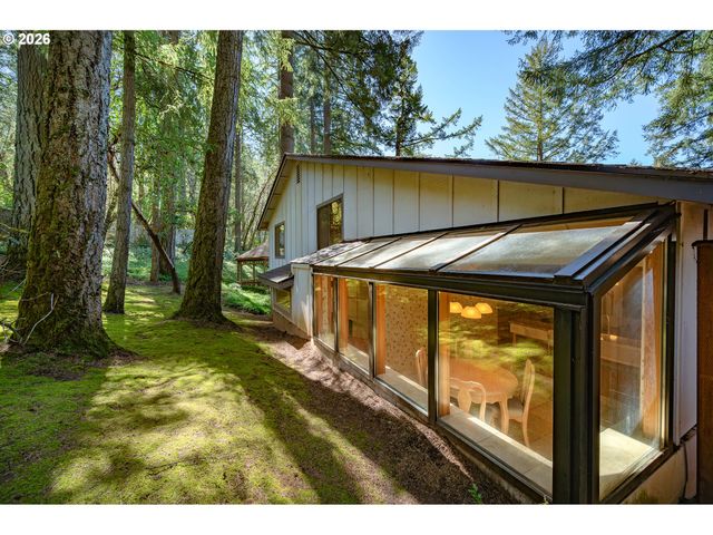 2040 DOGWOOD Dr, Eugene, OR 97405