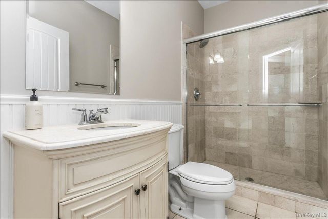5 Preston Hollow Court, Northport, NY 11768