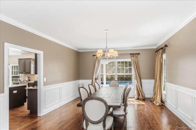 5 Preston Hollow Court, Northport, NY 11768