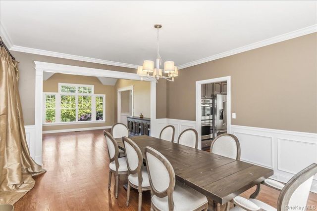 5 Preston Hollow Court, Northport, NY 11768