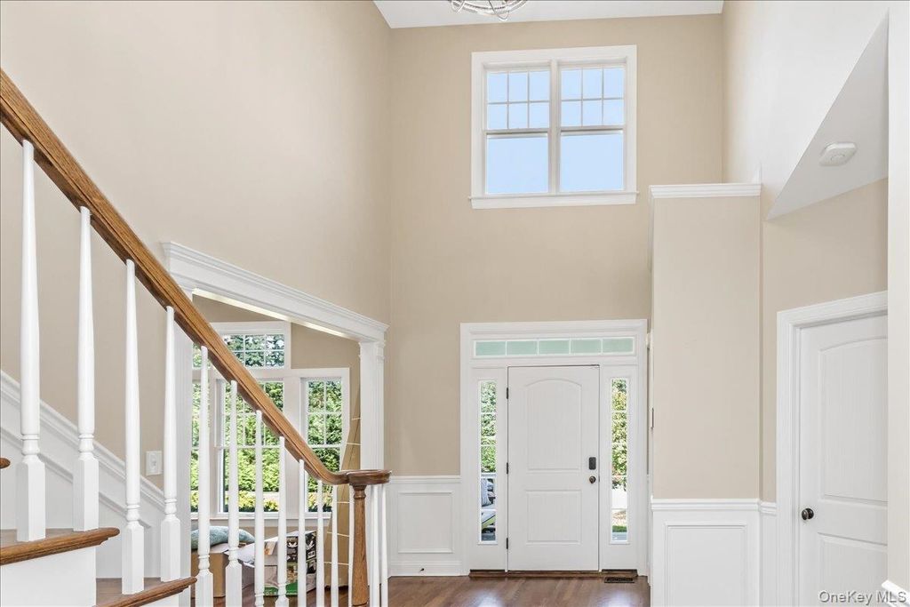 5 Preston Hollow Court, Northport, NY 11768 — photo 4