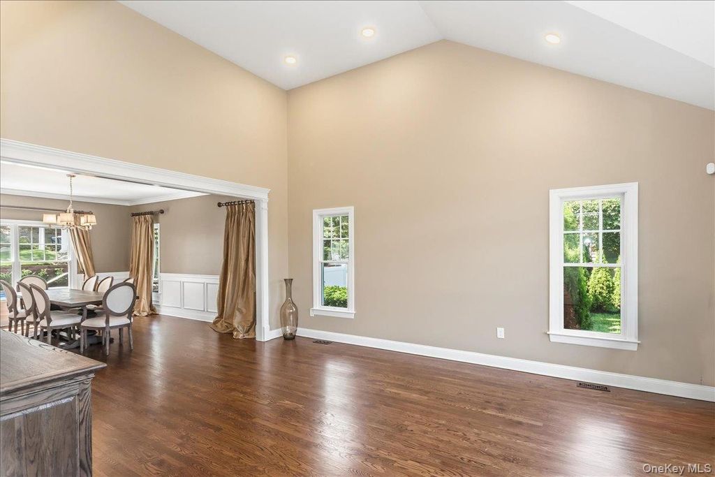 5 Preston Hollow Court, Northport, NY 11768 — photo 5