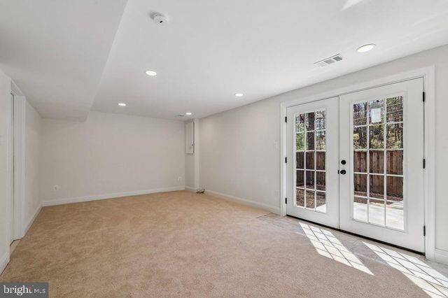 9662 WESTPORT LN, Burke, VA 22015
