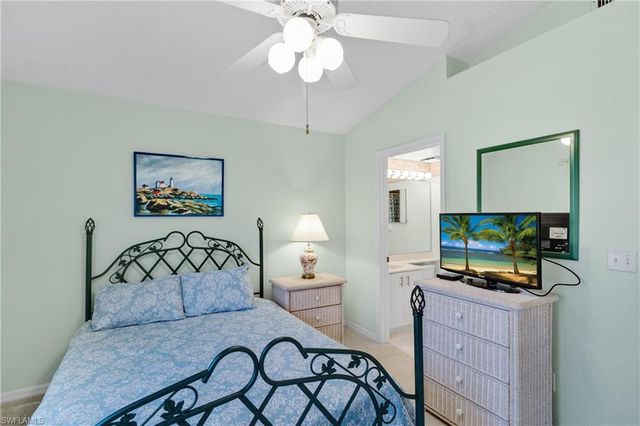 1044 Woodshire LN # B205, Naples, FL 34105