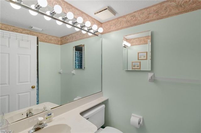 1044 Woodshire LN # B205, Naples, FL 34105