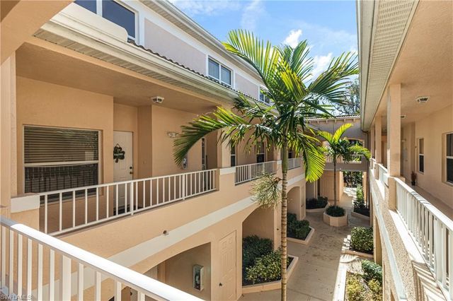 1044 Woodshire LN # B205, Naples, FL 34105