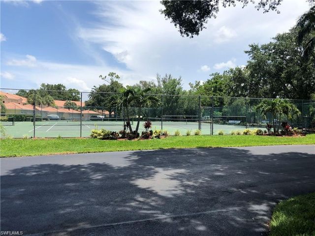 1044 Woodshire LN # B205, Naples, FL 34105