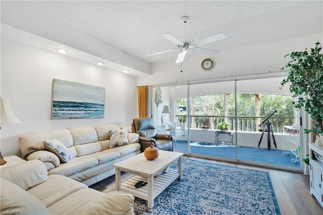 1044 Woodshire LN # B205, Naples, FL 34105