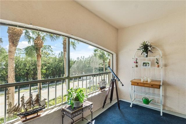 1044 Woodshire LN # B205, Naples, FL 34105