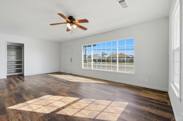 100 W Terrace Drive, Hanford, CA 93230