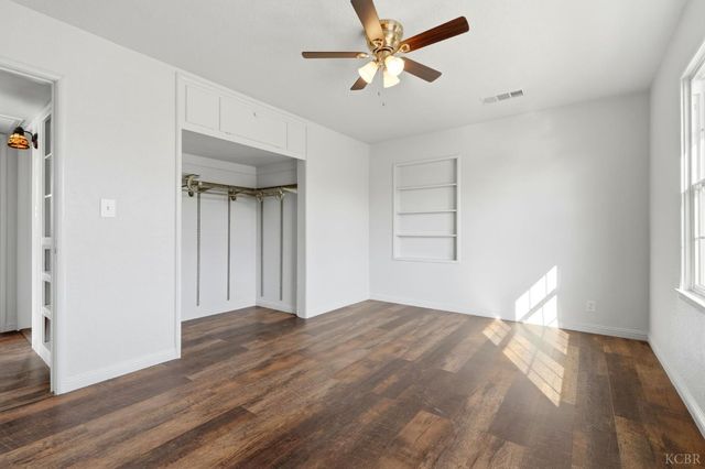 100 W Terrace Drive, Hanford, CA 93230