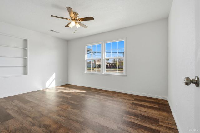 100 W Terrace Drive, Hanford, CA 93230