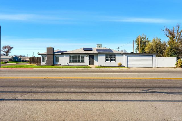 100 W Terrace Drive, Hanford, CA 93230