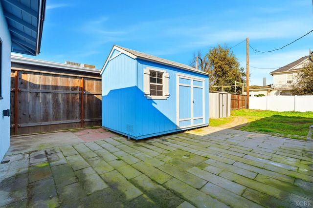 100 W Terrace Drive, Hanford, CA 93230