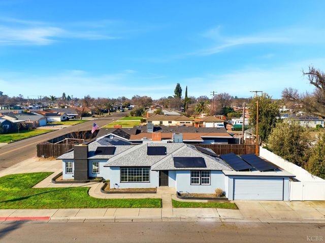 100 W Terrace Drive, Hanford, CA 93230