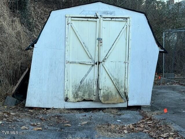 1169 Valley Drive, Bristol, VA 24201