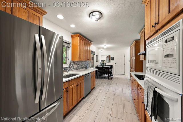 21201 E Chigwidden Street, Northville, MI 48167