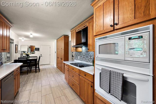 21201 E Chigwidden Street, Northville, MI 48167