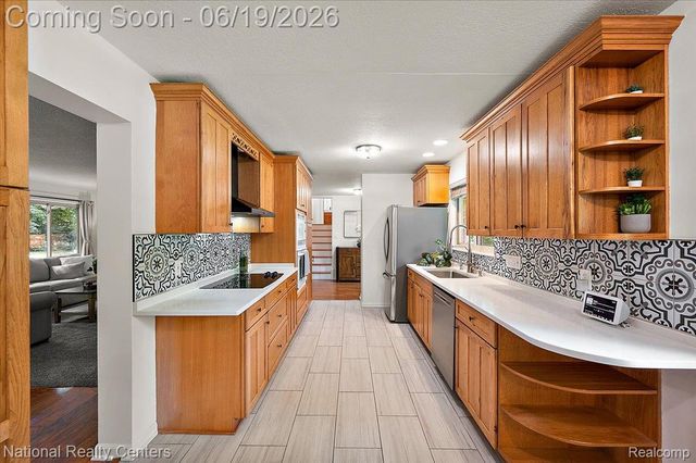 21201 E Chigwidden Street, Northville, MI 48167