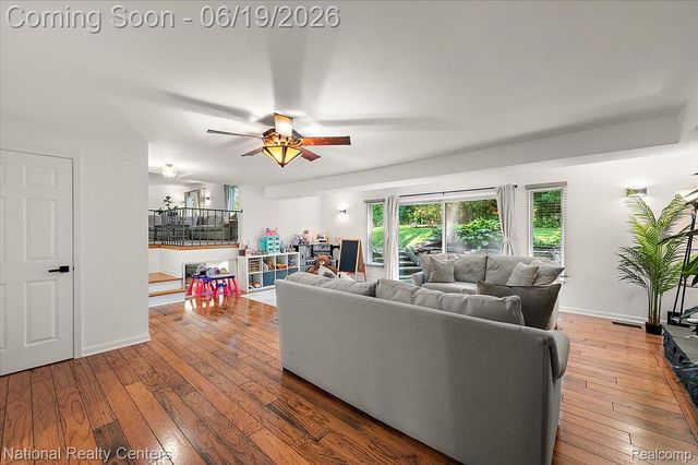 21201 E Chigwidden Street, Northville, MI 48167
