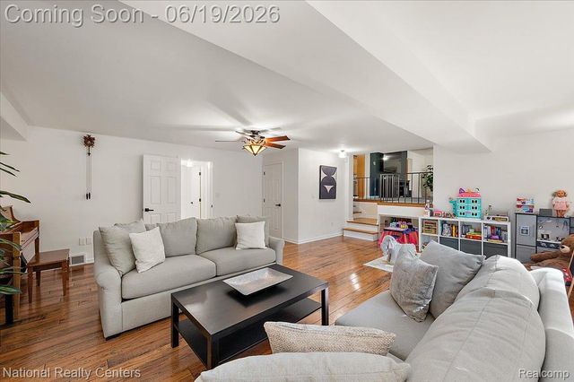 21201 E Chigwidden Street, Northville, MI 48167