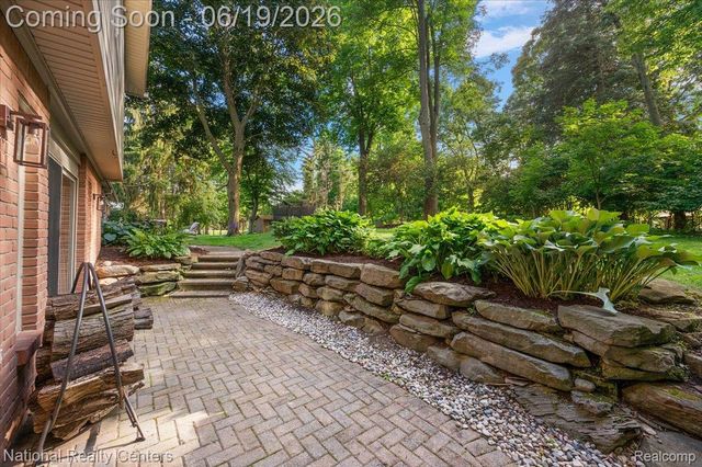 21201 E Chigwidden Street, Northville, MI 48167