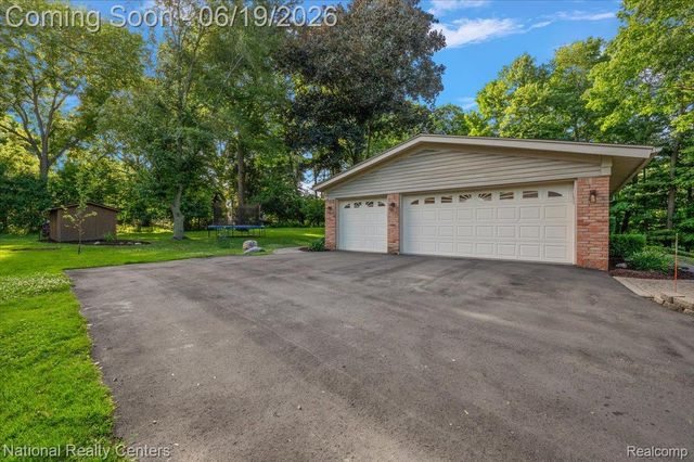 21201 E Chigwidden Street, Northville, MI 48167