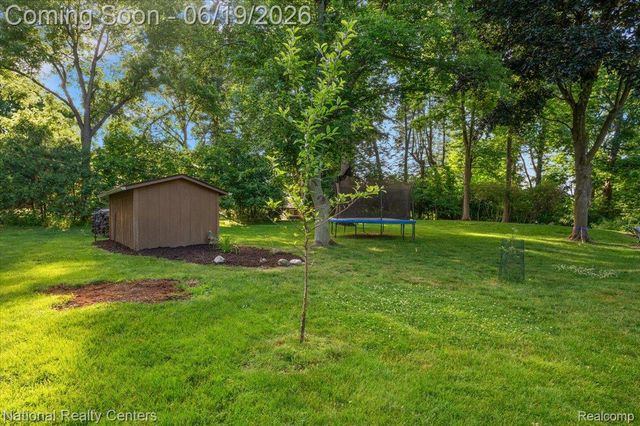 21201 E Chigwidden Street, Northville, MI 48167