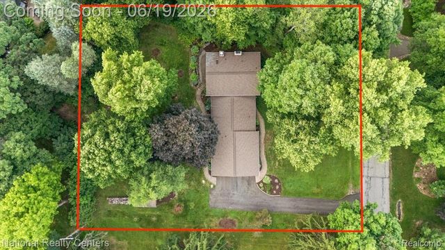 21201 E Chigwidden Street, Northville, MI 48167