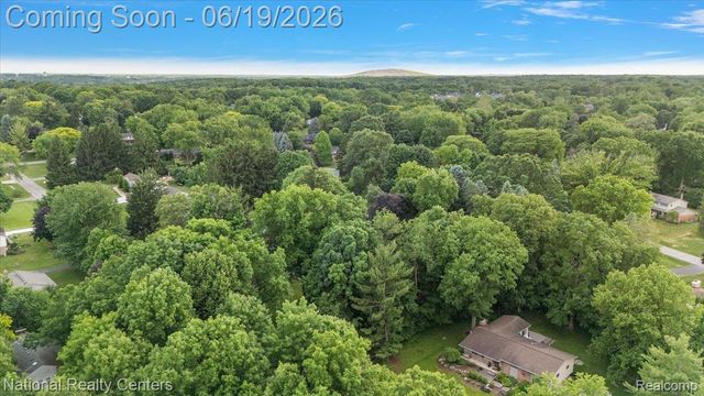 21201 E Chigwidden Street, Northville, MI 48167
