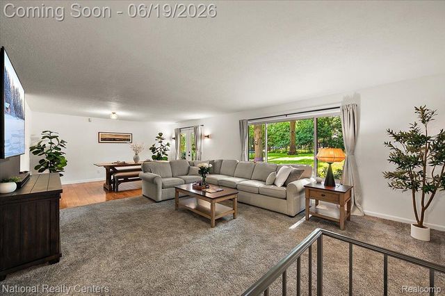 21201 E Chigwidden Street, Northville, MI 48167