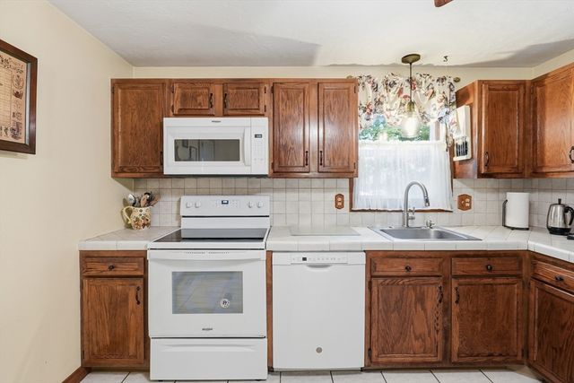 3 Barrows Road, Worcester, MA 01609