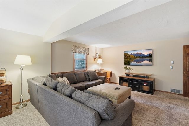 3 Barrows Road, Worcester, MA 01609