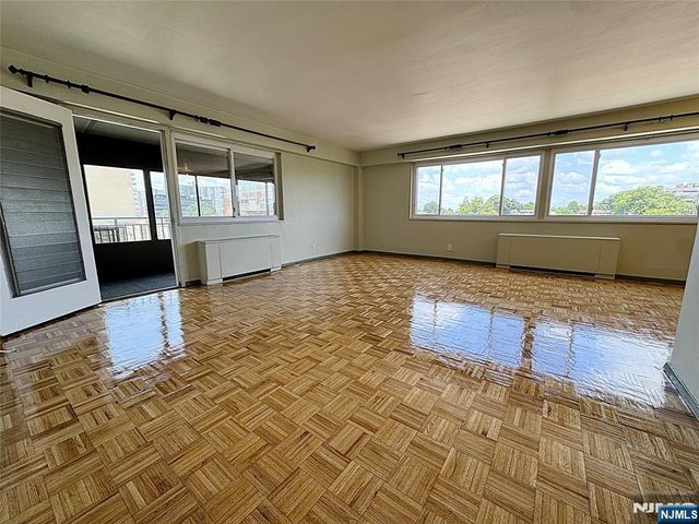 2185 Lemoine 8M, Fort Lee, NJ 07024