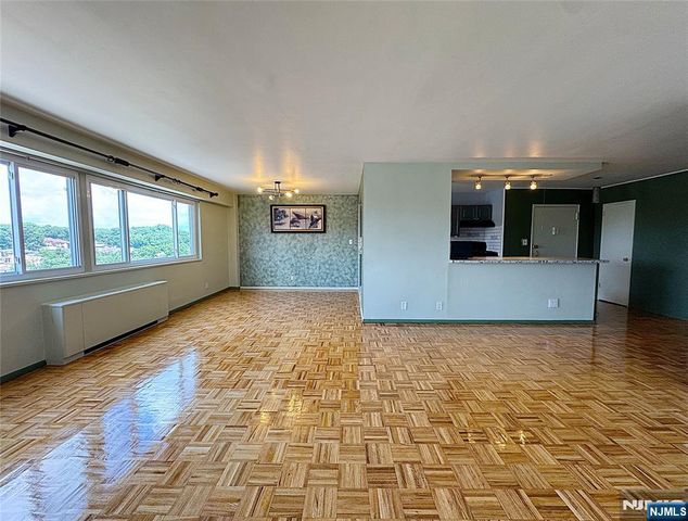 2185 Lemoine 8M, Fort Lee, NJ 07024