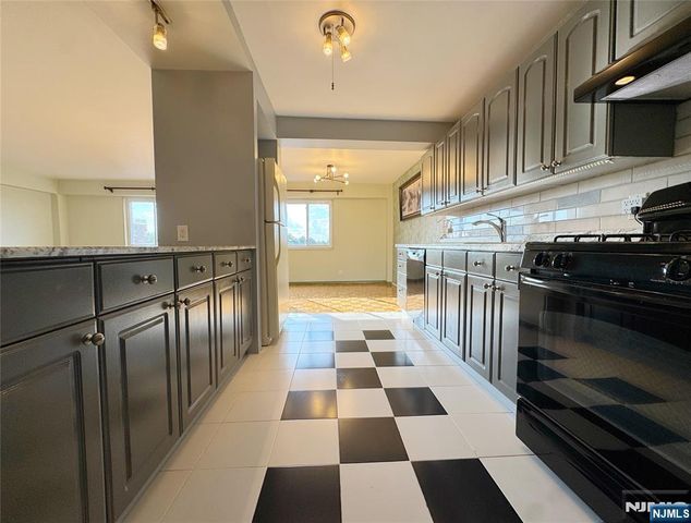 2185 Lemoine 8M, Fort Lee, NJ 07024