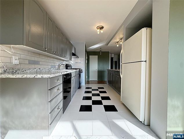 2185 Lemoine 8M, Fort Lee, NJ 07024