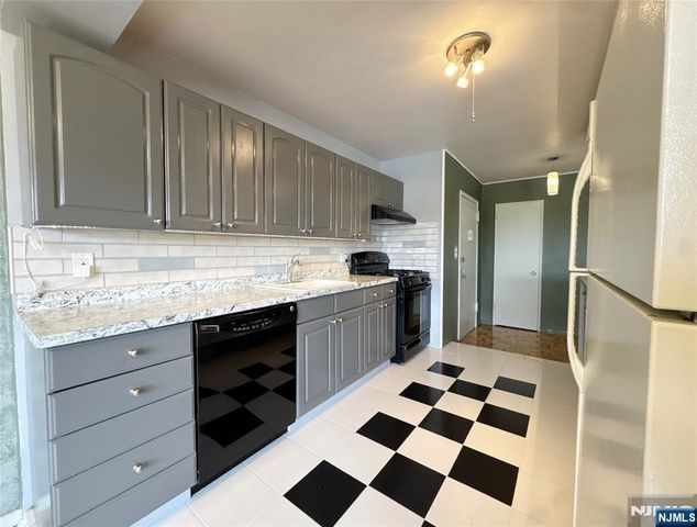 2185 Lemoine 8M, Fort Lee, NJ 07024