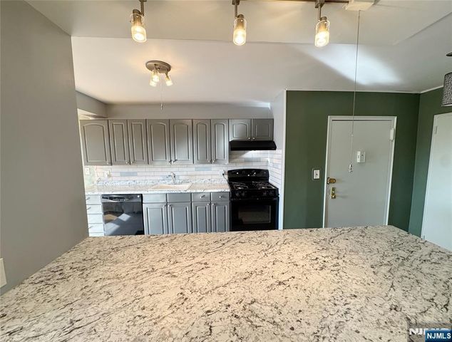 2185 Lemoine 8M, Fort Lee, NJ 07024