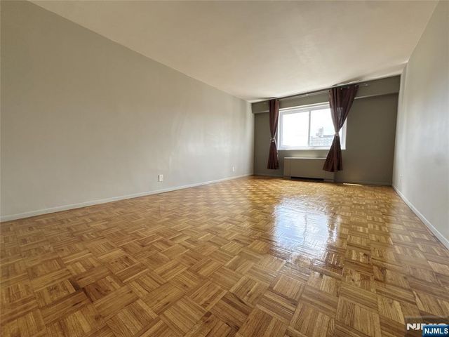 2185 Lemoine 8M, Fort Lee, NJ 07024