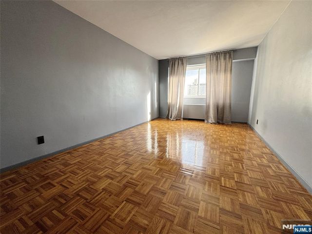2185 Lemoine 8M, Fort Lee, NJ 07024