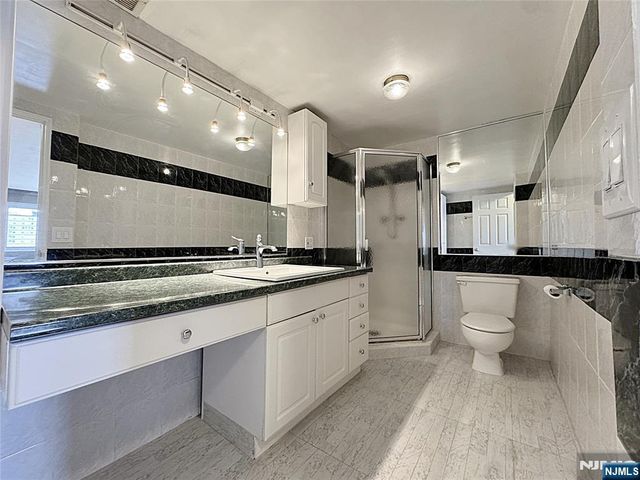 2185 Lemoine 8M, Fort Lee, NJ 07024