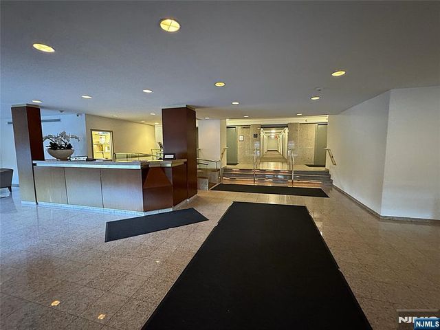 2185 Lemoine 8M, Fort Lee, NJ 07024