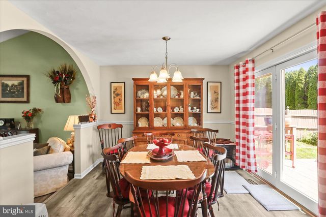 17 ECKER AVE, Stewartstown, PA 17363